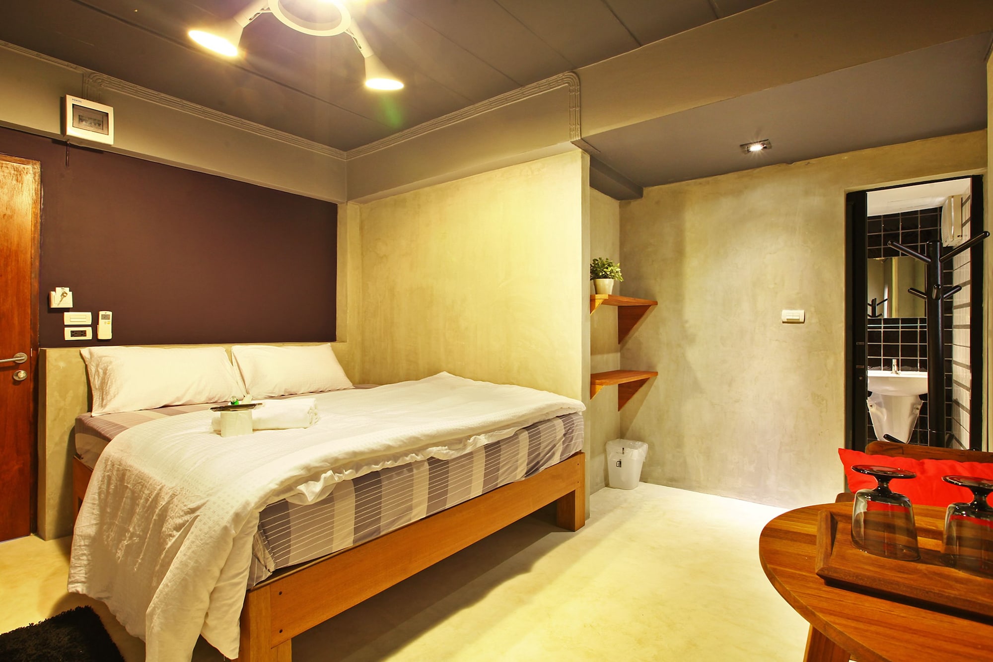 SUPERIOR, DOUBLE BED
