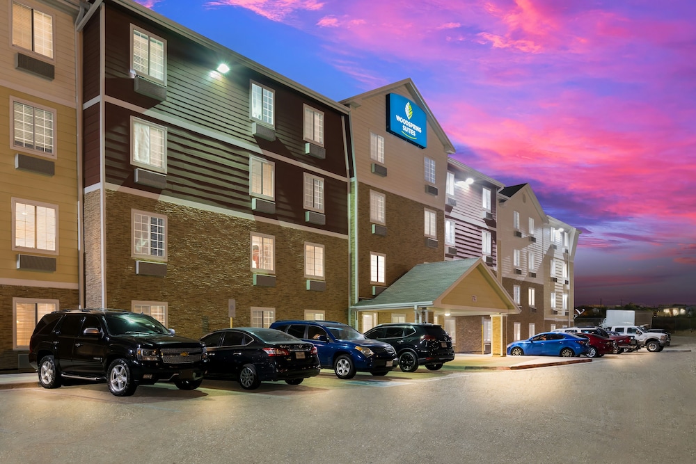 WoodSpring Suites El Paso I-10 Southeast 25/27