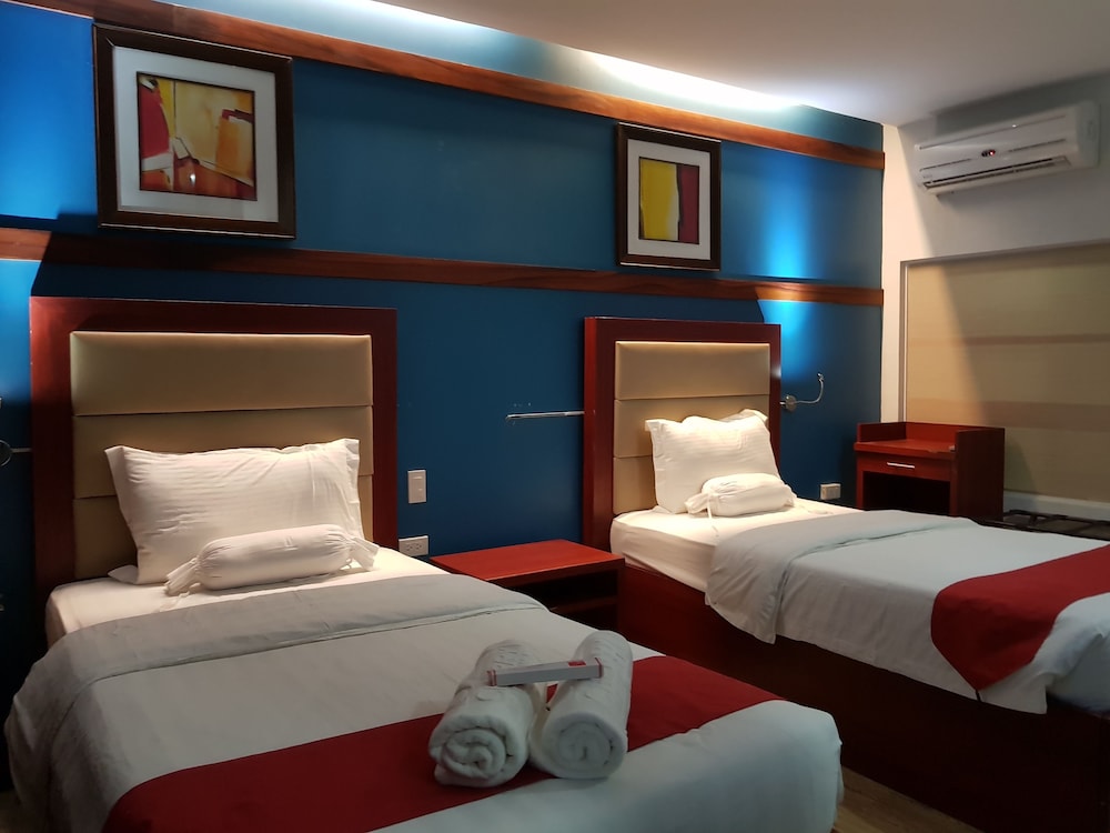 EXECUTIVE, TWIN BEDS