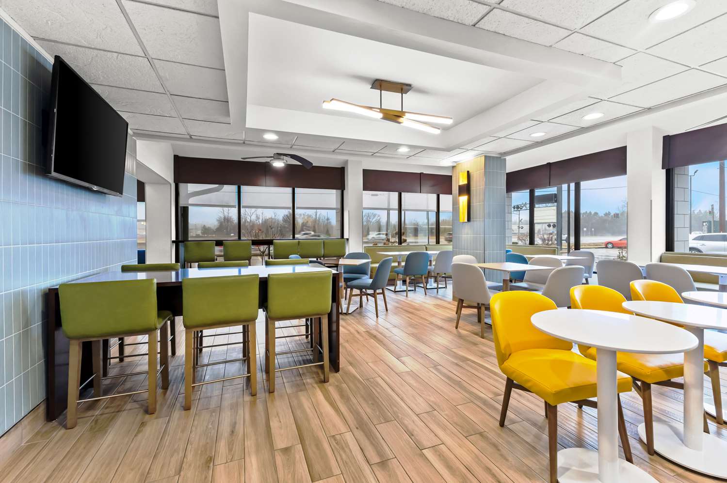 Comfort Inn & Suites Evansville Airport 13/21