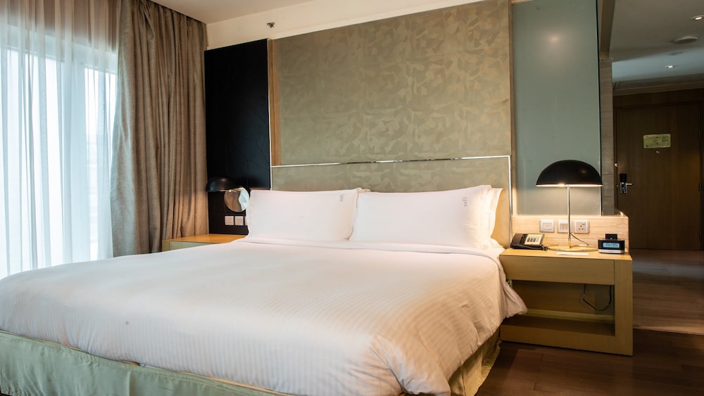 Suite, King Bed