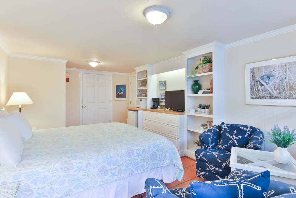 Tortuga Inn Beach Resort 20/76