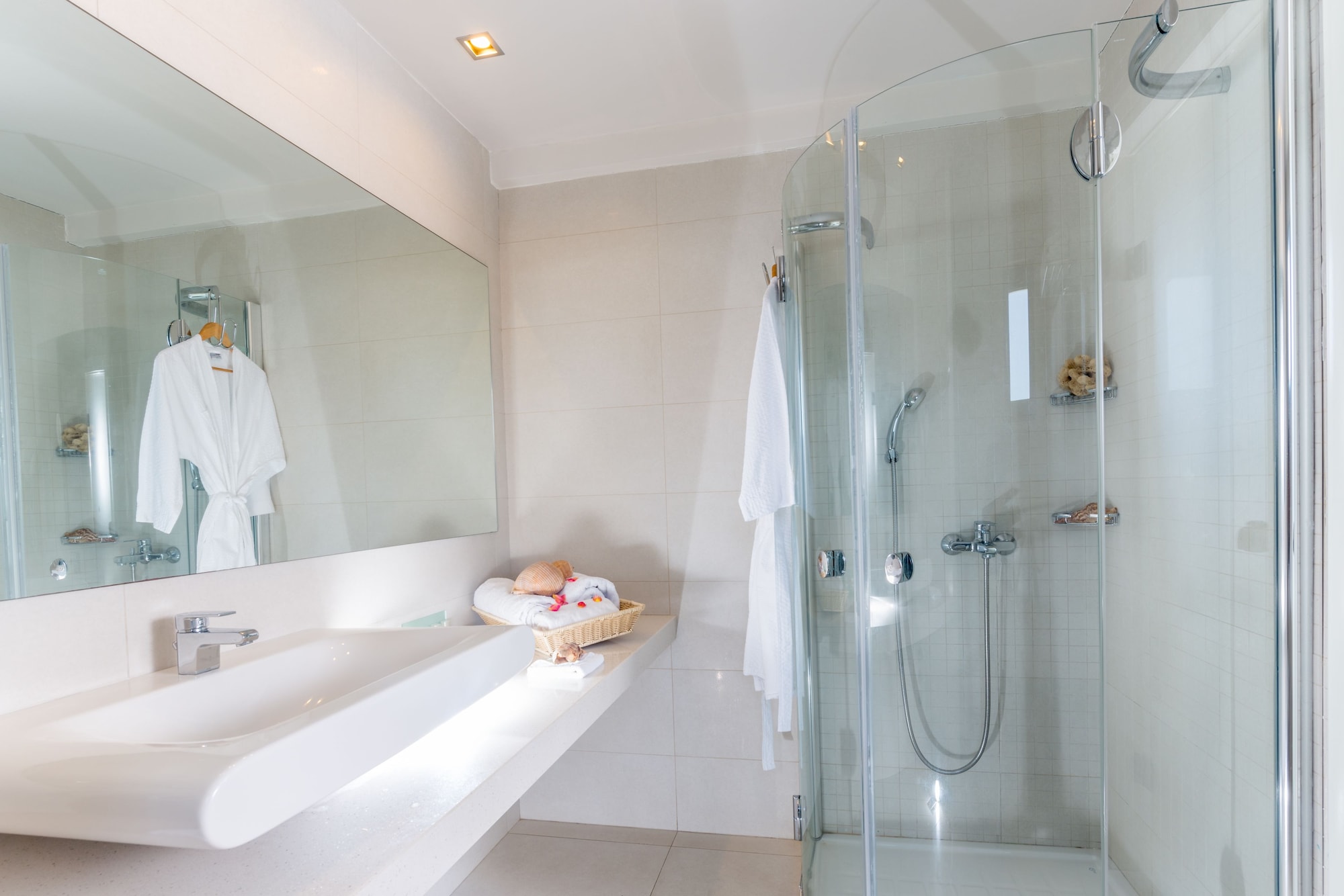 Maisonette, Suite, 3 Beds, Sea Front, Shared Pool, Sofa 5/8