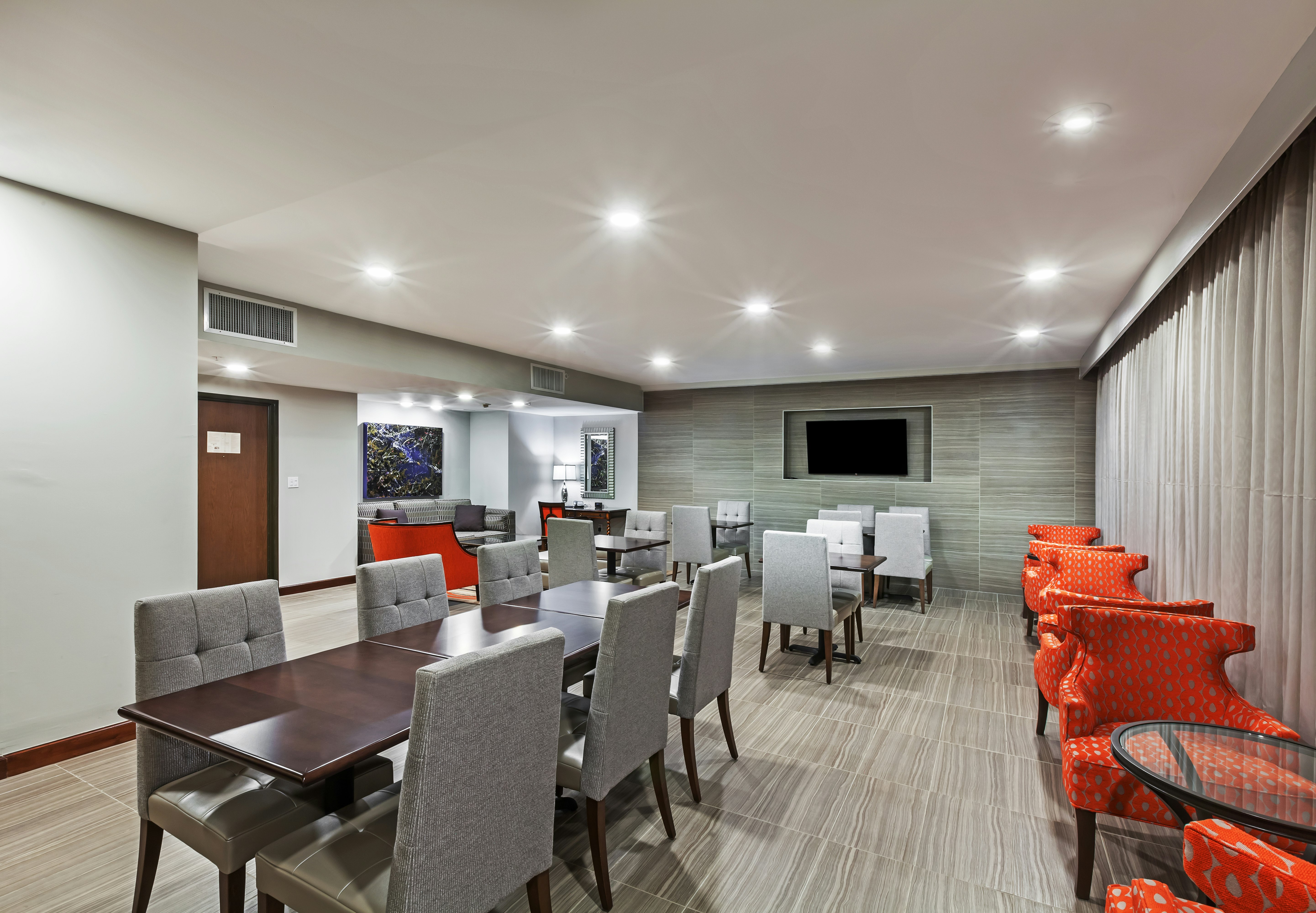 Hilton Waco 28/50