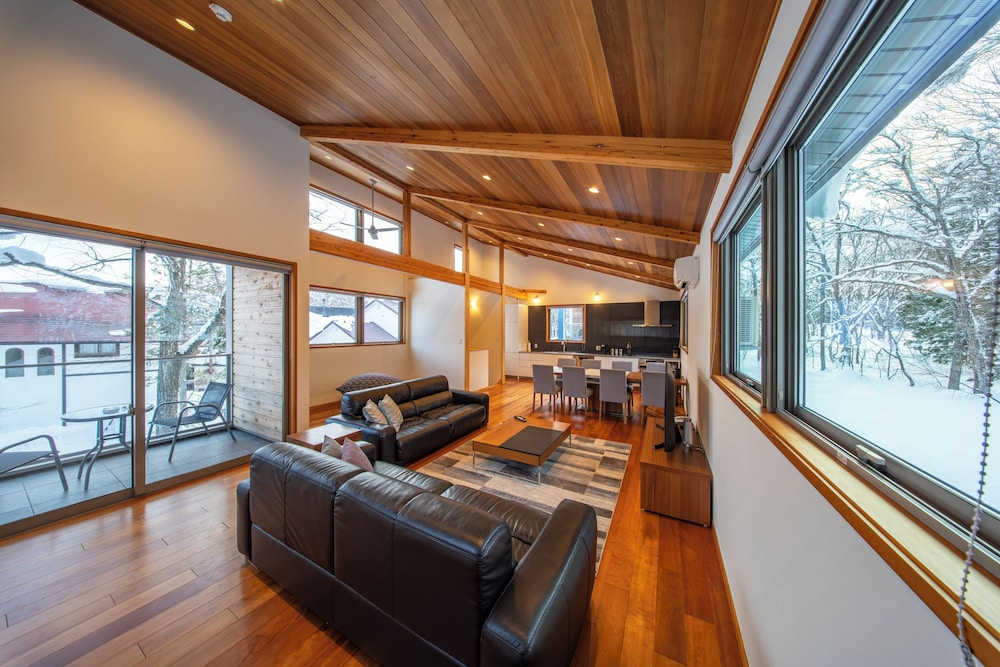 Bluebird Chalets 13/57