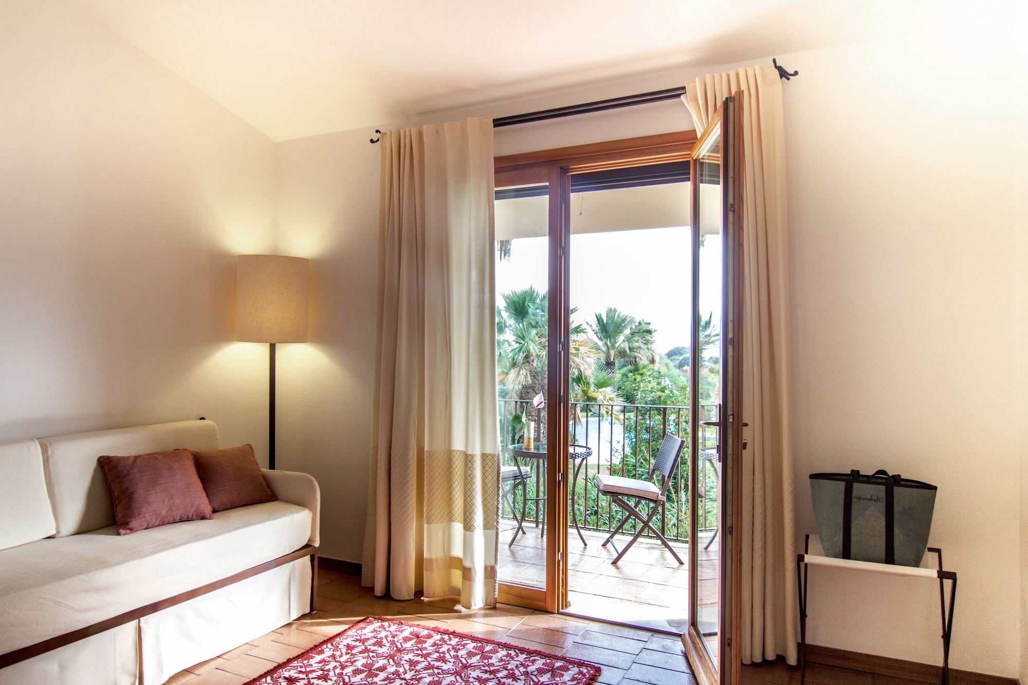 CLASSIC, DOUBLE BED, GARDEN VIEW