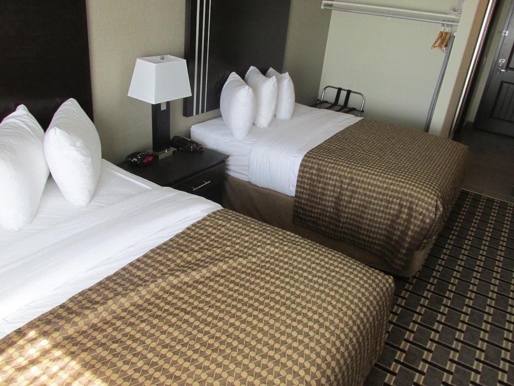 Sigma Inn & Suites Melville 2/28