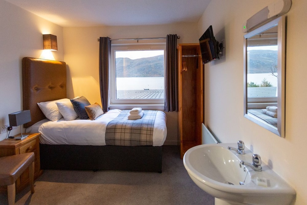 Harbour House B&B 44/48