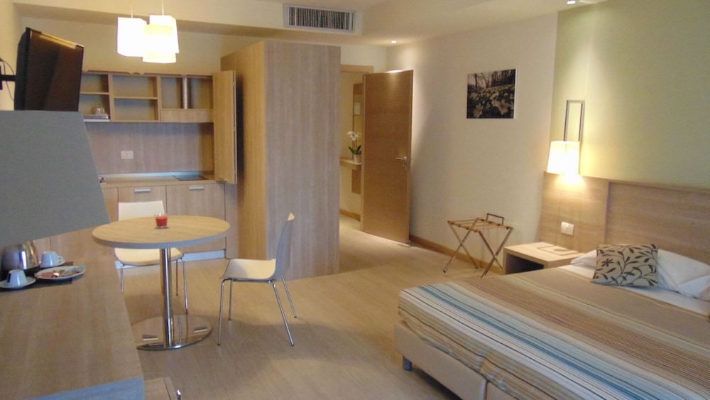 Turin Airport Hotel Residence 24/24