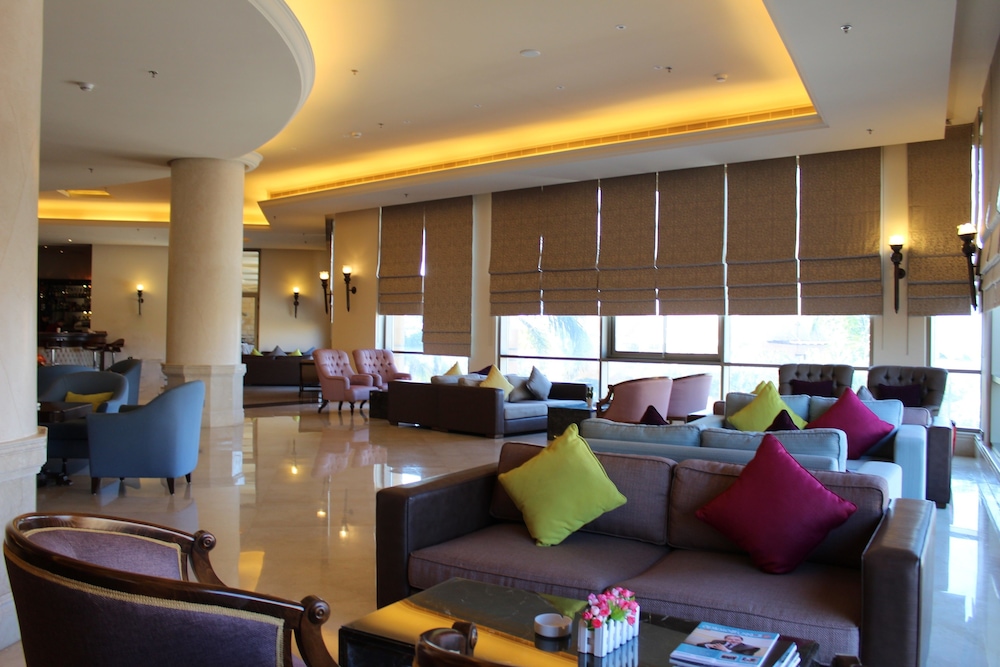 GOLDEN TULIP JIYEH MARINA RESORT 33/50