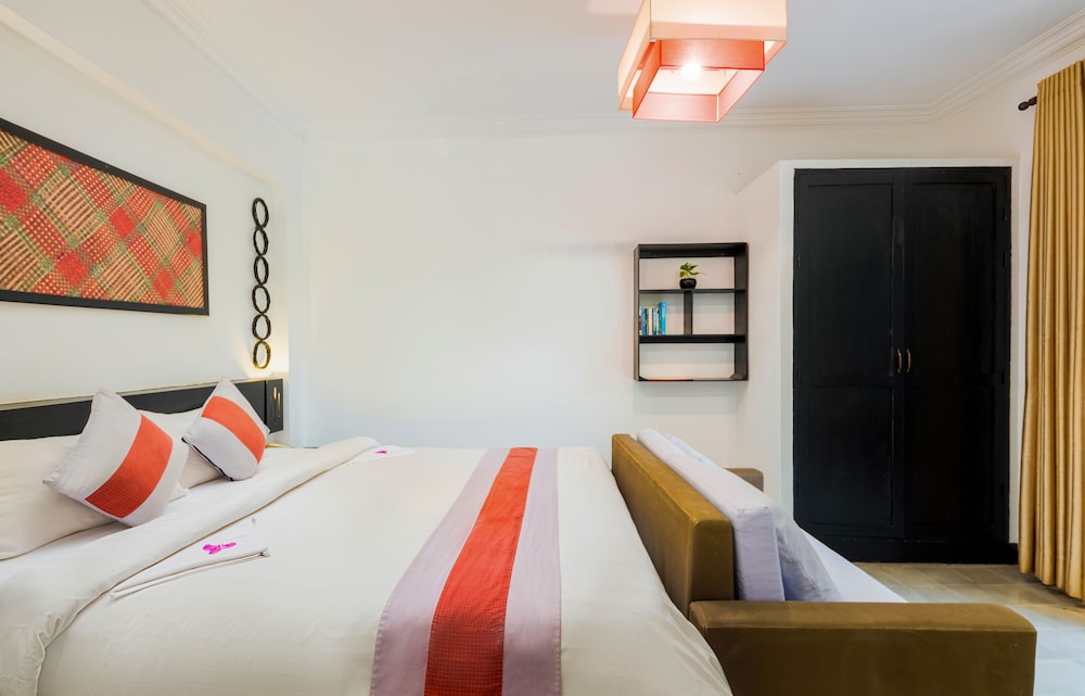 DELUXE, DOUBLE BED, POOL VIEW