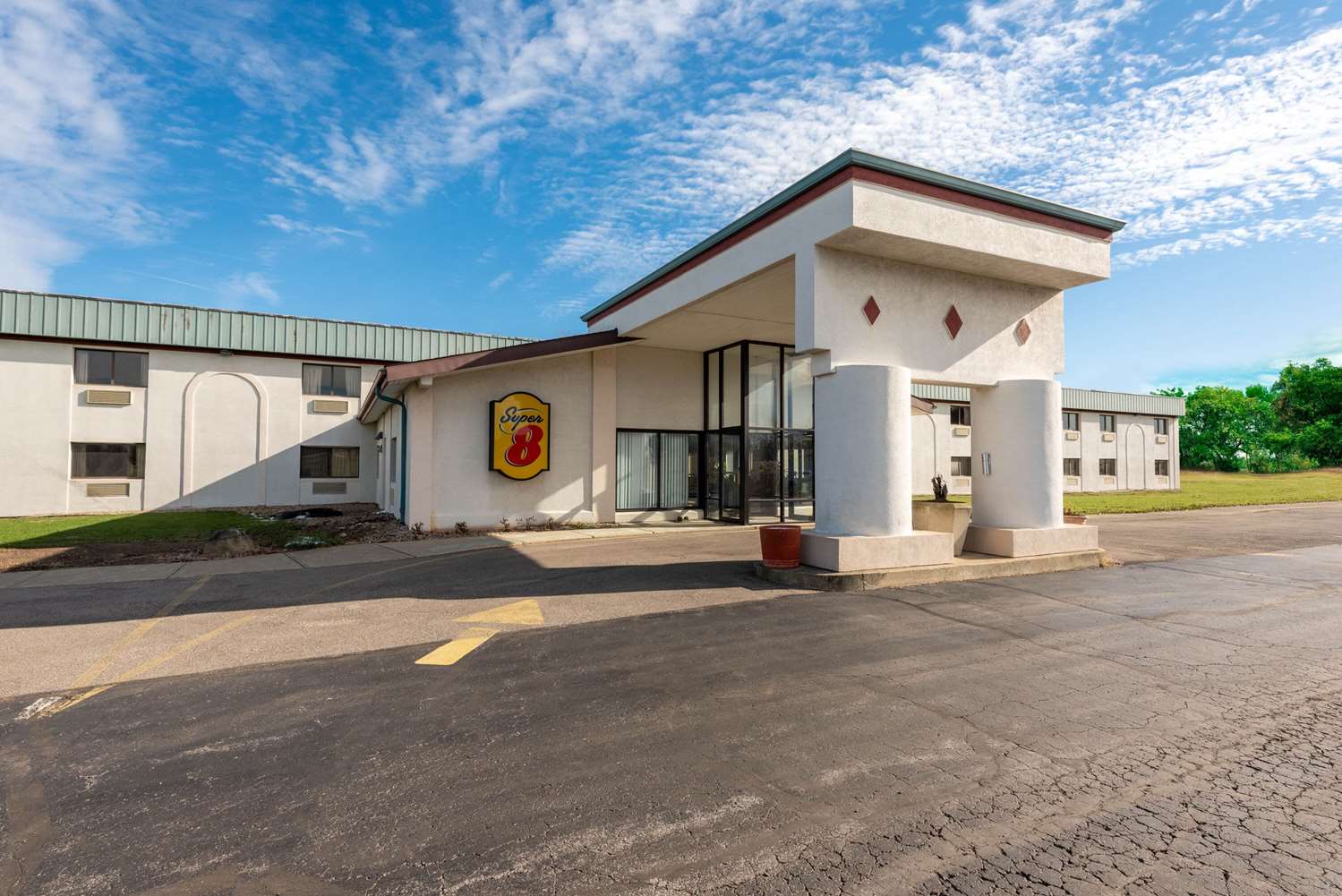 Super 8 by Wyndham Cleveland OH 4/9
