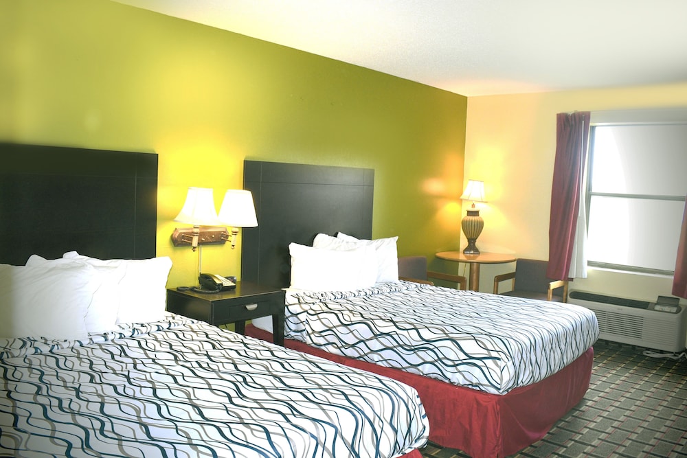 Days Inn by Wyndham Park City Kansas 16/28