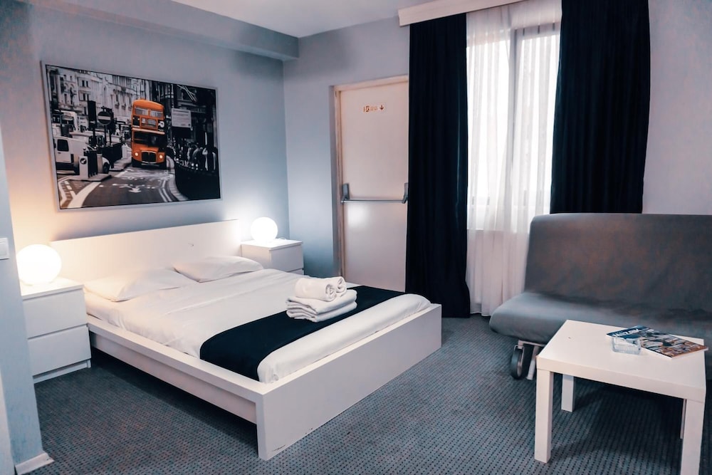 Arkem 2 Hotel 37/66