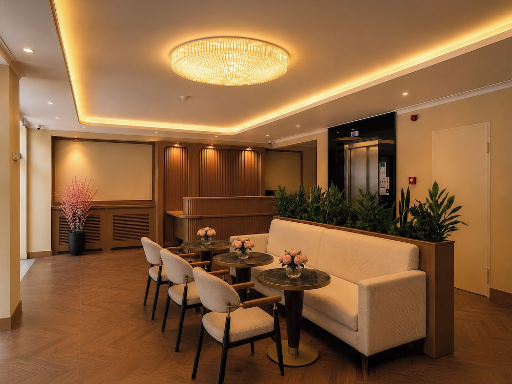 Albinas Hotel 52/65