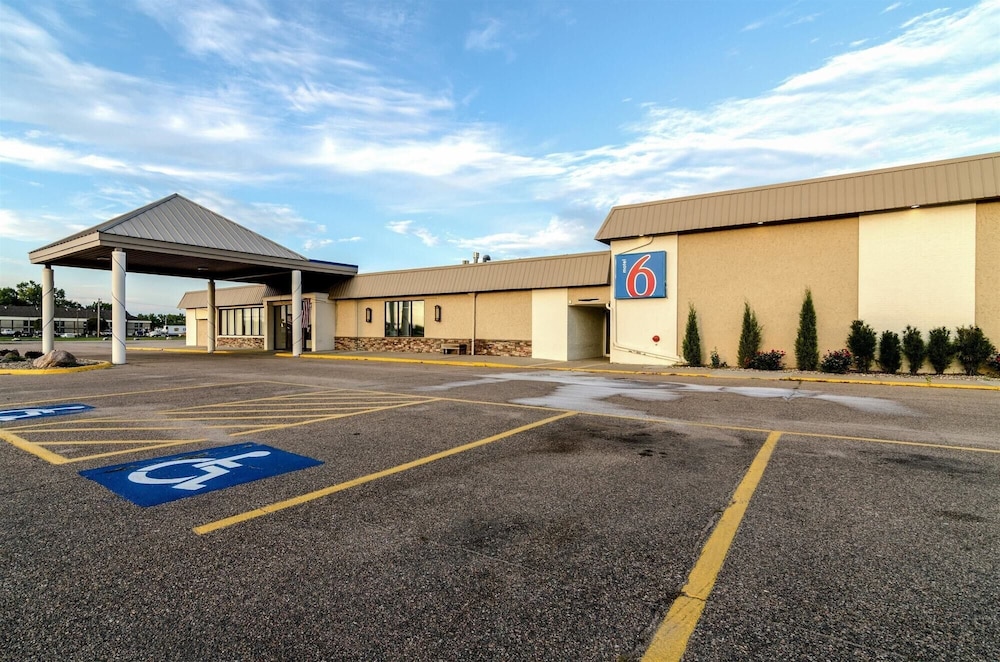 Motel6 York, NE 54/66