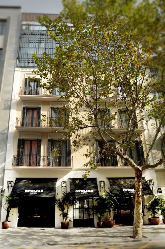 Ofelias Hotel 4/56