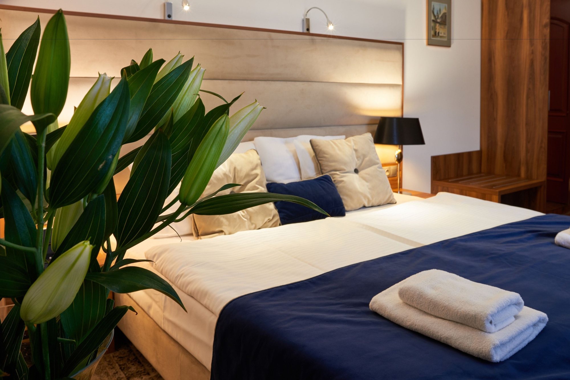DELUXE, DOUBLE BED
