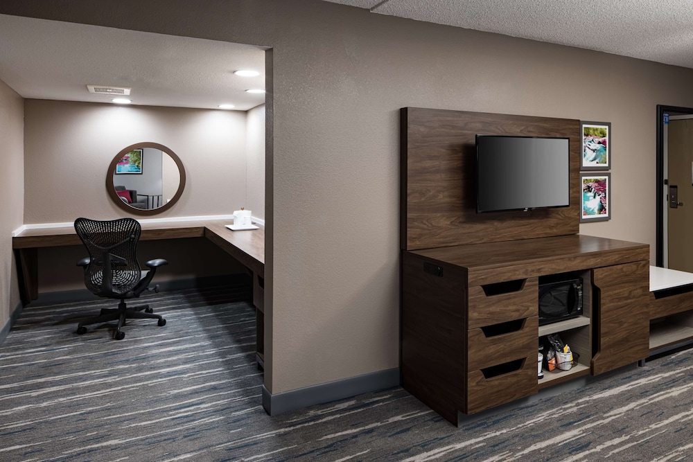 Hampton Inn Bentonville-Rogers 45/50