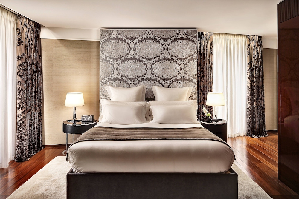 BULGARI HOTEL LONDON 8/40