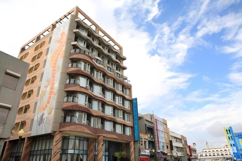Ocean Hotel 7/39