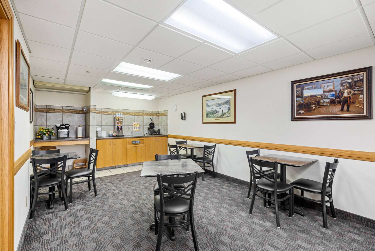 Days Inn By Wyndham Great Falls 22/35