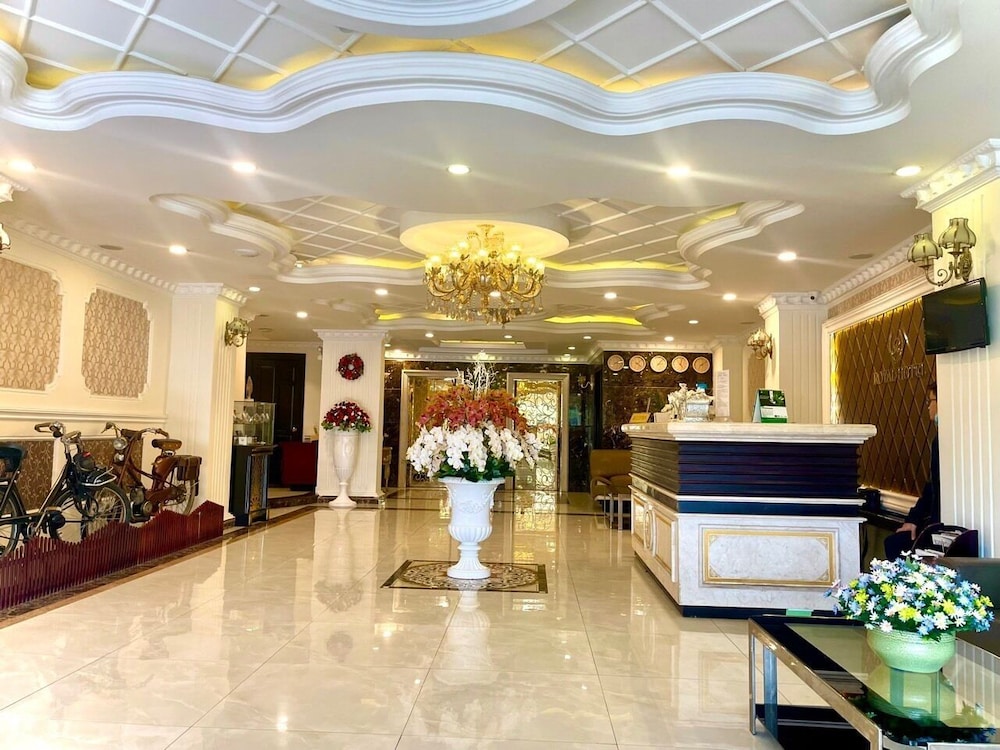Royal Hotel Dalat 10/57