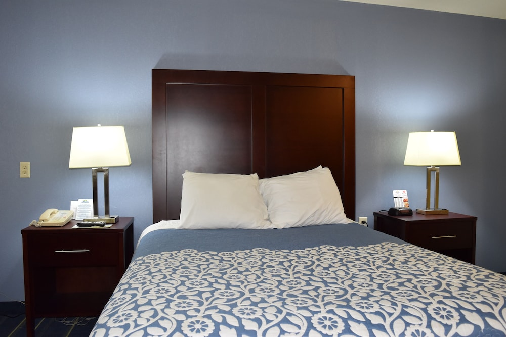 Days Inn by Wyndham Grand Island 4/24