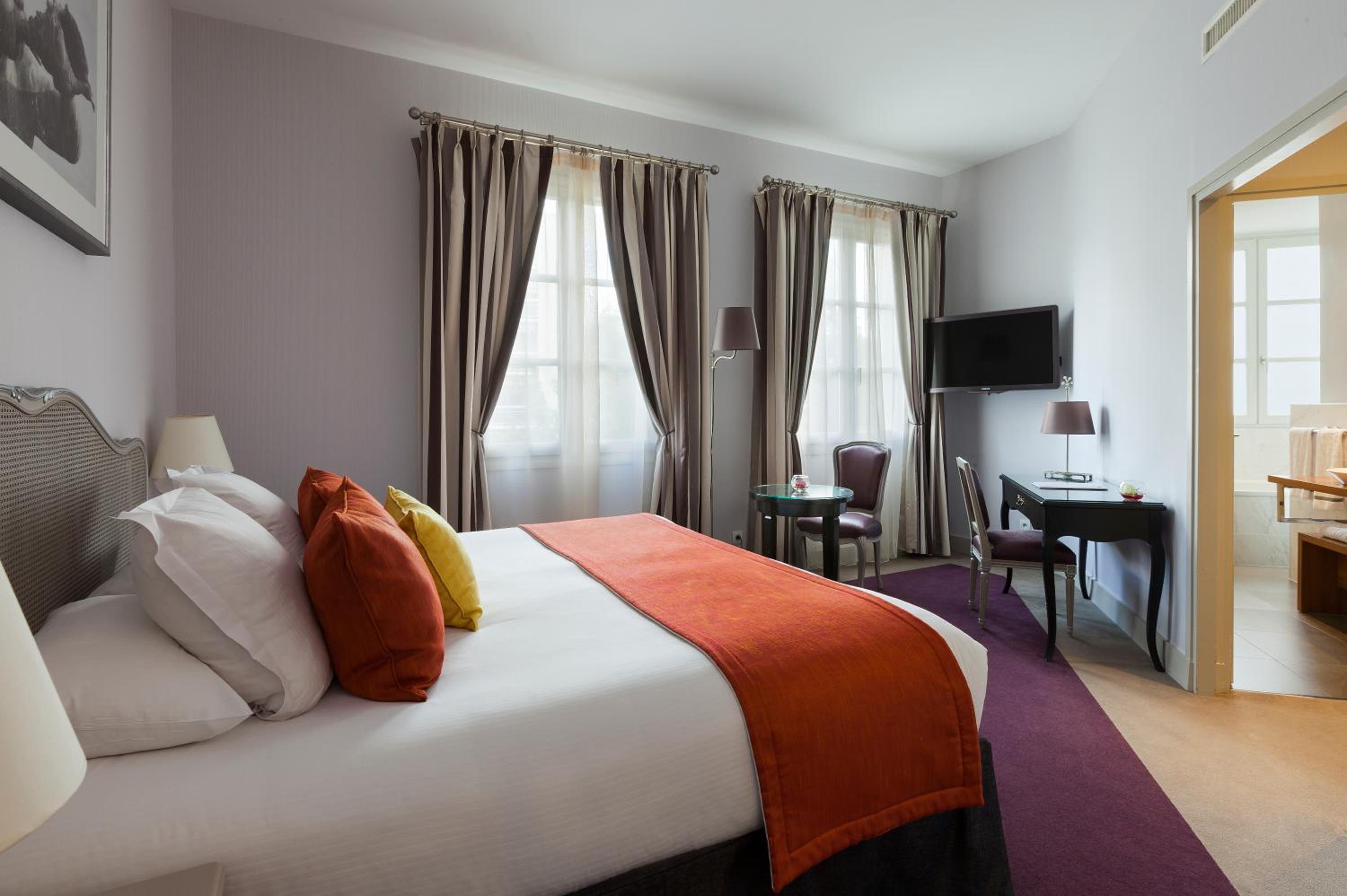 Castle, Double Bed