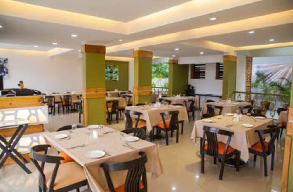 Red Fox Hotel Morjim 39/55