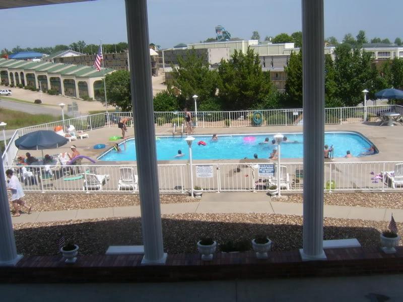 Twelve Oaks Inn 23/30