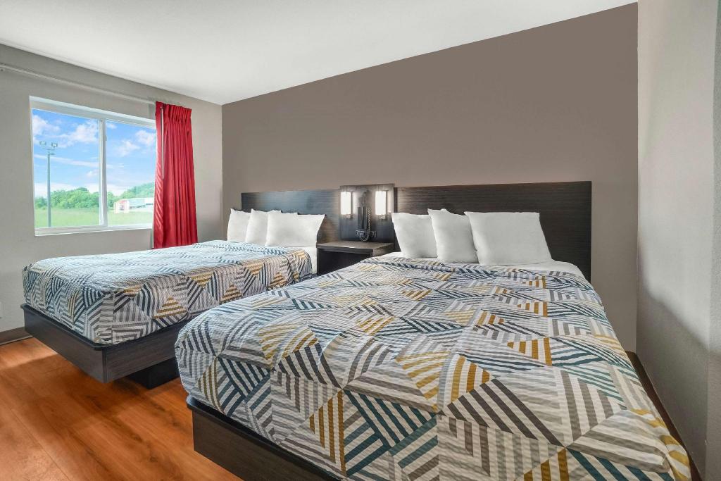2 Full Beds - Micfridge, Non-smoking