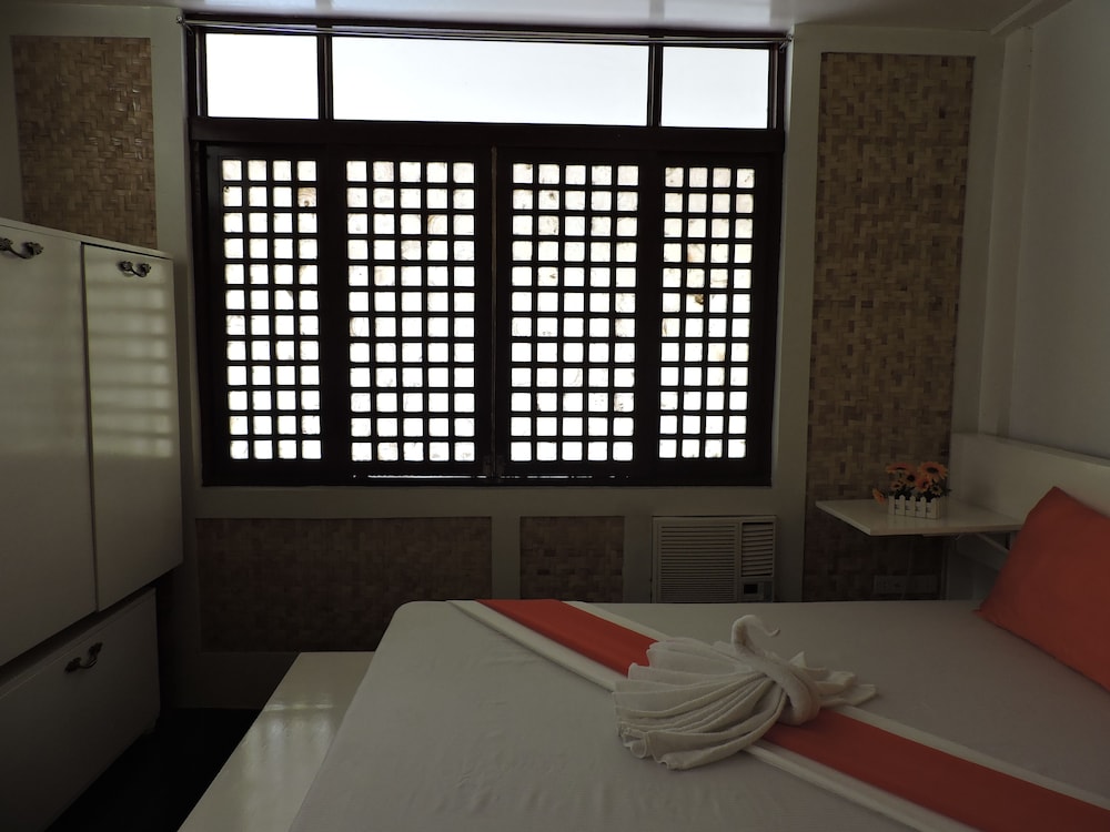 Orange Mangrove Pension House by SMS Hospitality 43/60