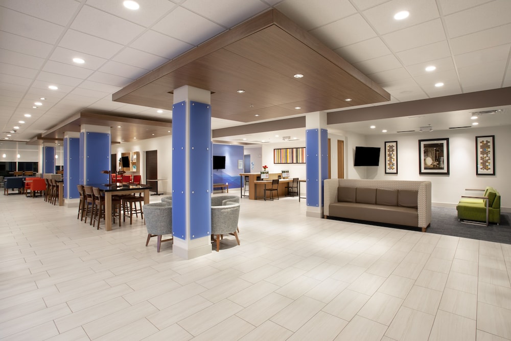 Holiday Inn Express and Suites Sioux City North Event Center an IHG Hotel 8/70
