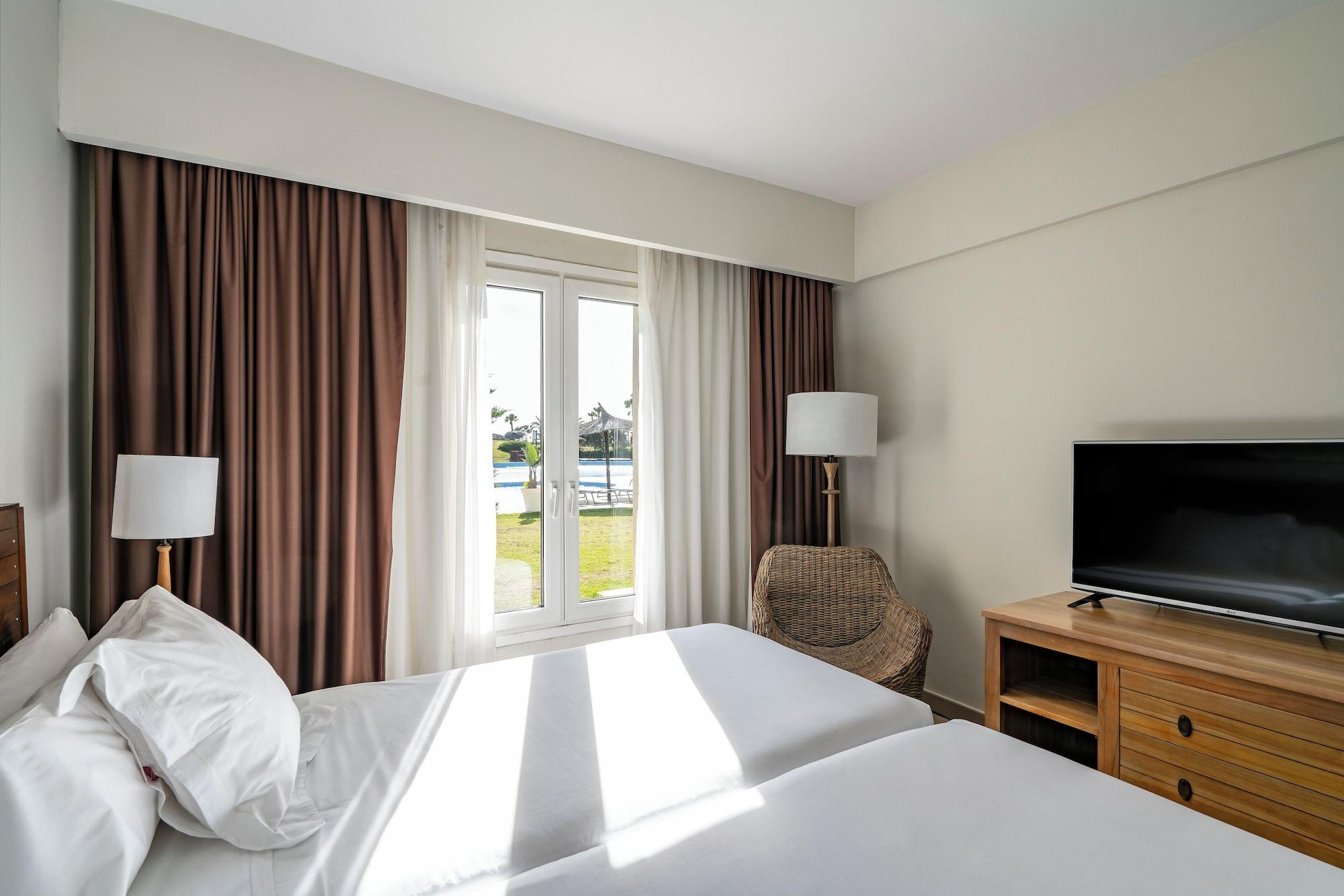 Junior Suite, Direct Pool Access