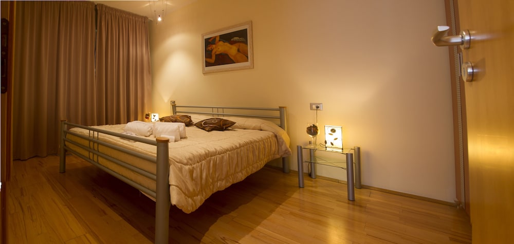 PRINCE RESIDENCE(FORMERLY VESUVIO PRICE RESIDENCE APARTHOTEL) 30/75
