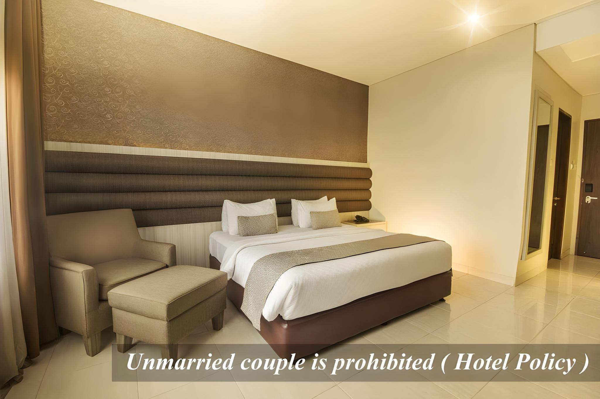 DELUXE, KING BED