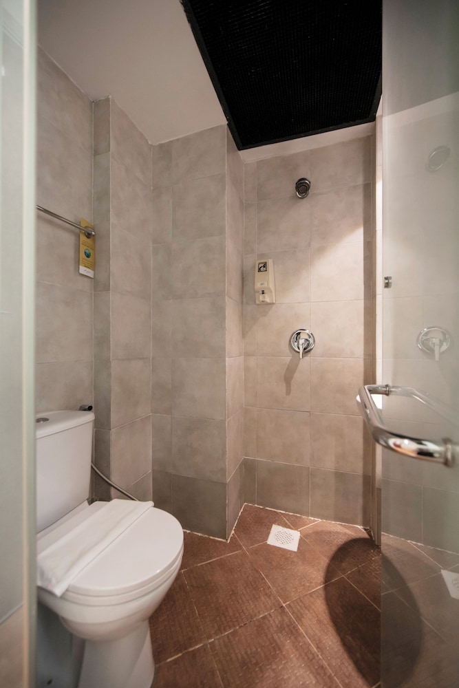 Fragrance Hotel - Balestier 62/64