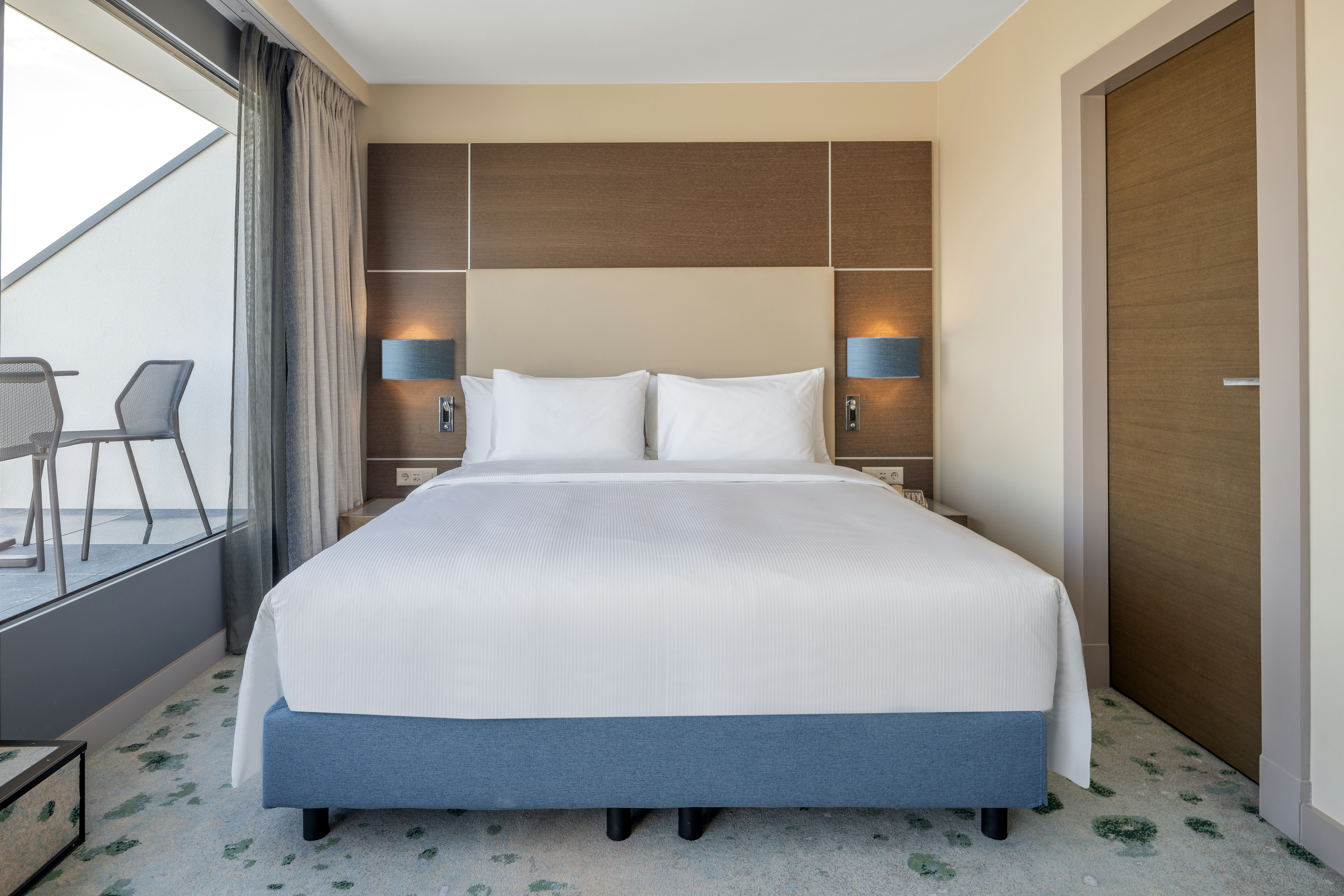 Junior Suite, Sofa