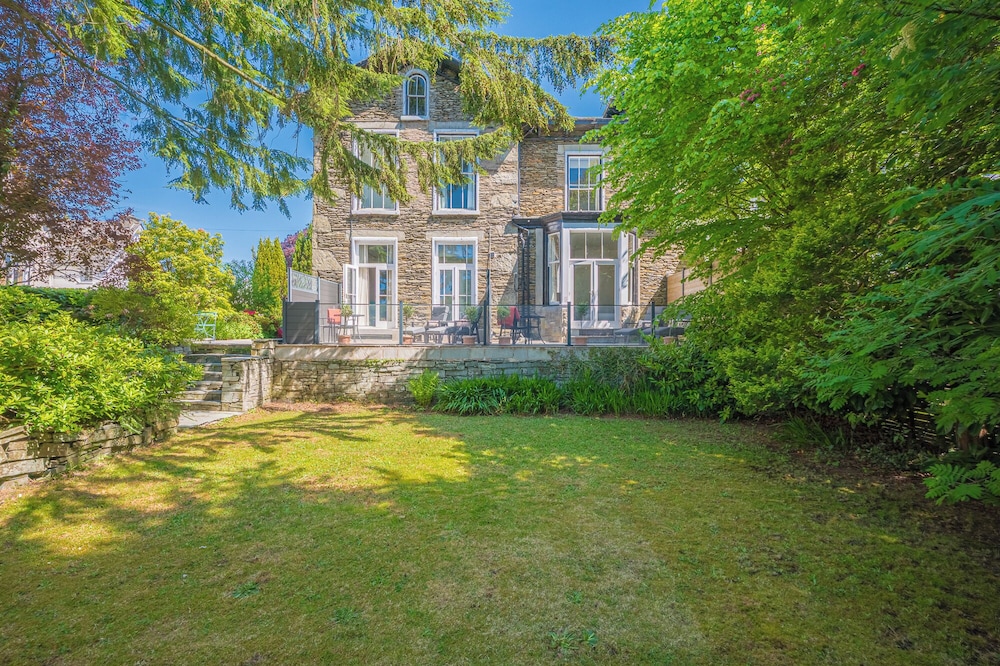Latimer House 39/49