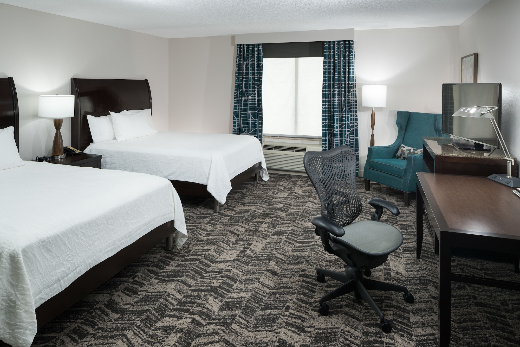 Evolution, 2 Queen Beds