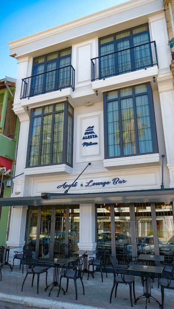 Alesta Midtown 3/57