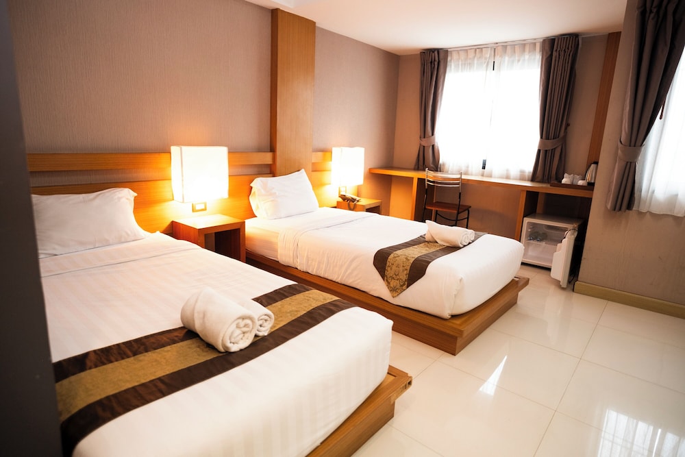 Standard, Twin Beds