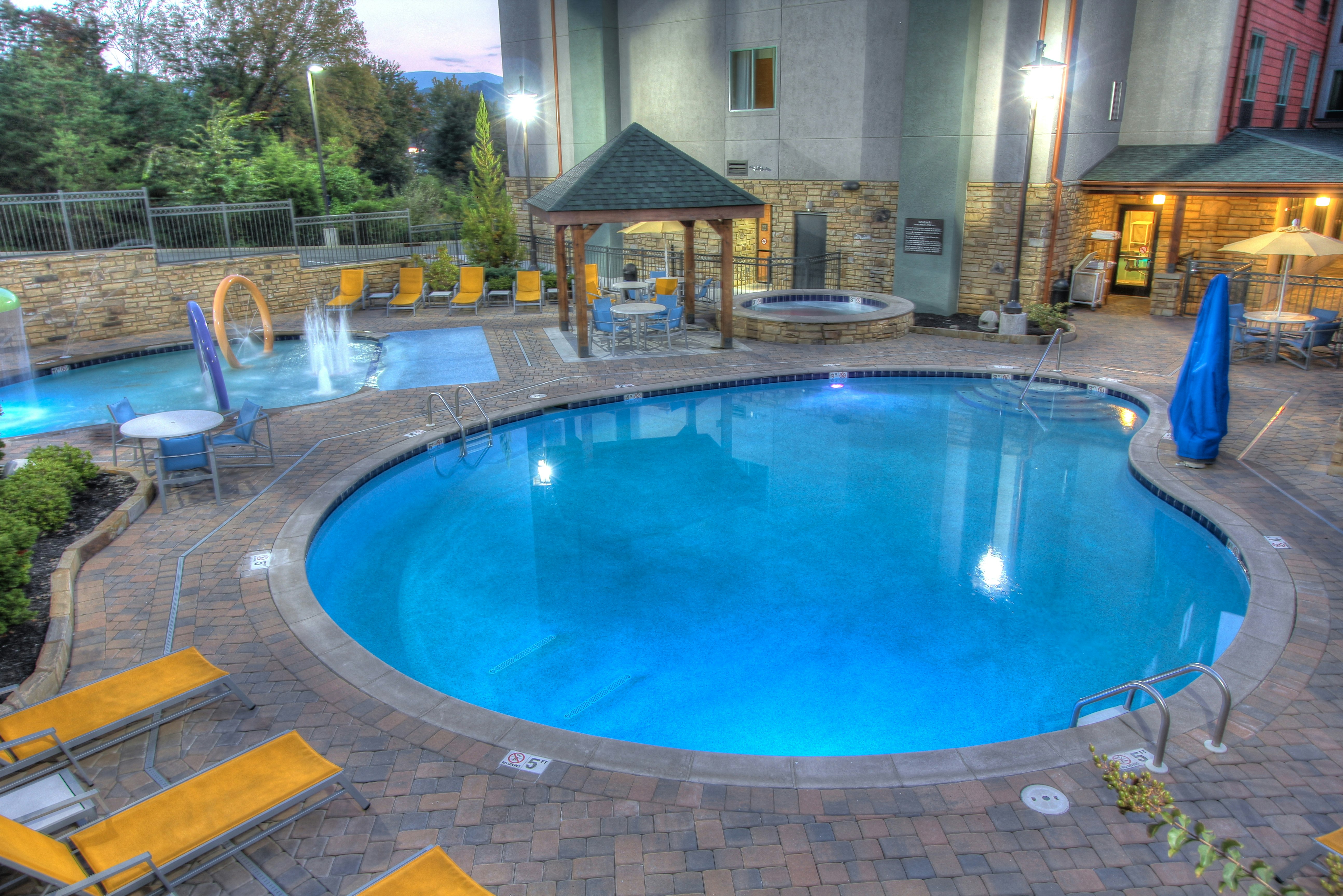 Hampton Inn Pigeon Forge 36/37