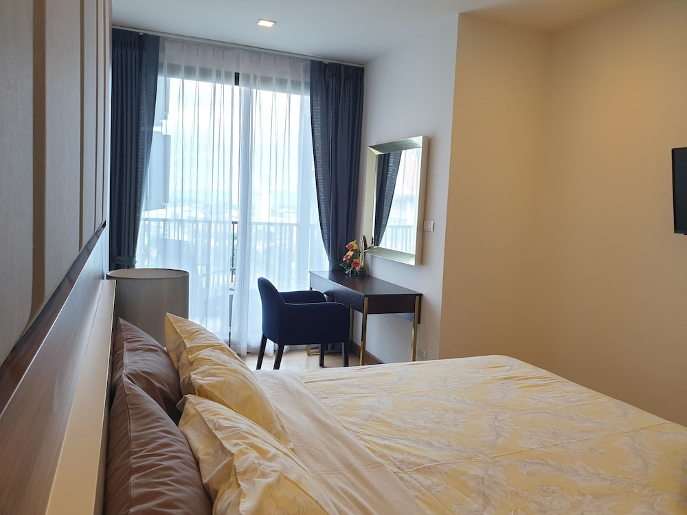 The Astra Luxury Suit condo 20/50
