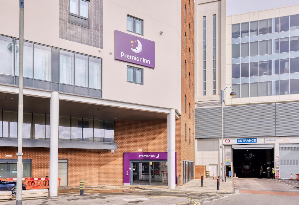 Premier Inn London Uxbridge Town Centre 40/44