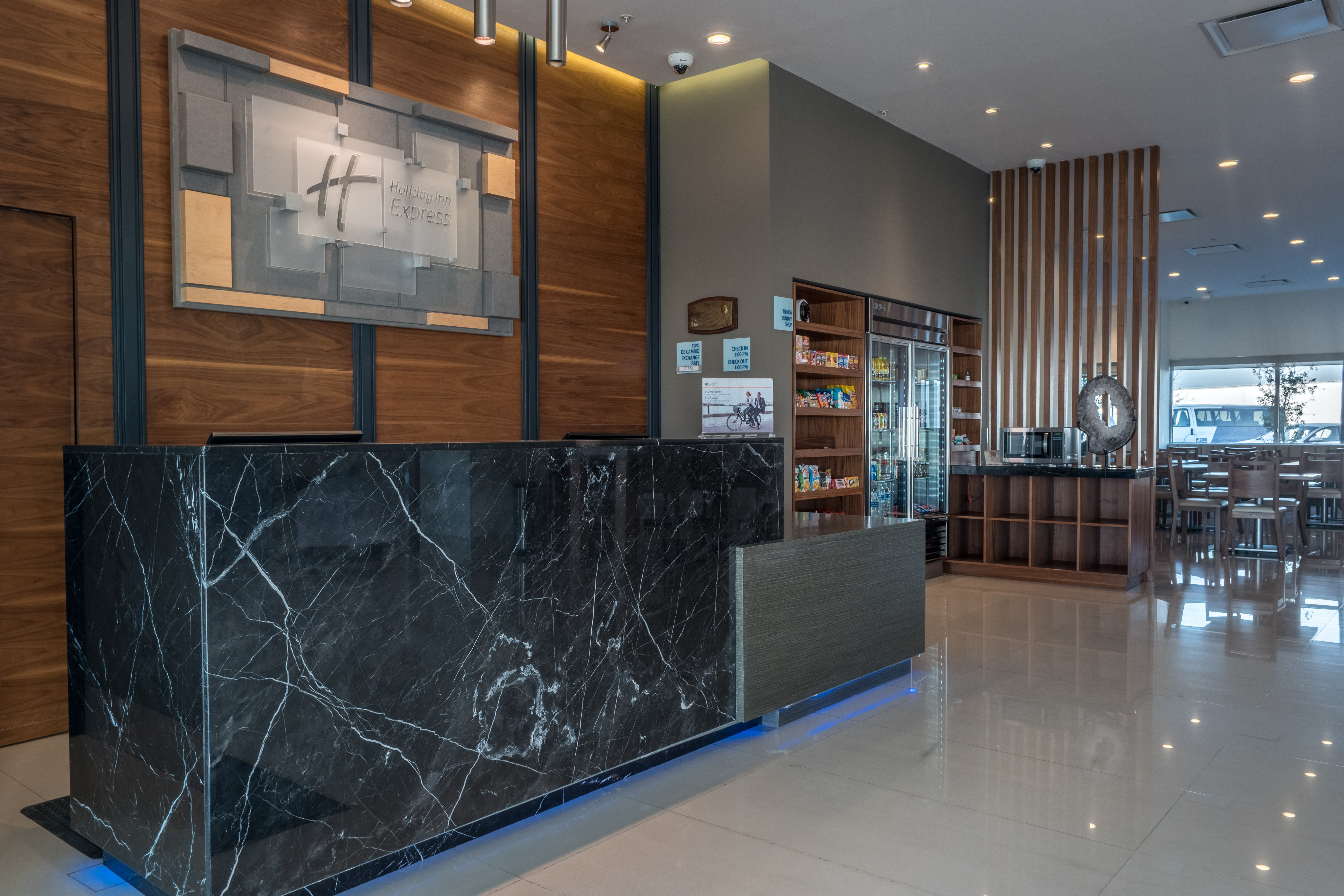 Holiday Inn Express & Suites Silao Aeropuerto - Terminal 5/26