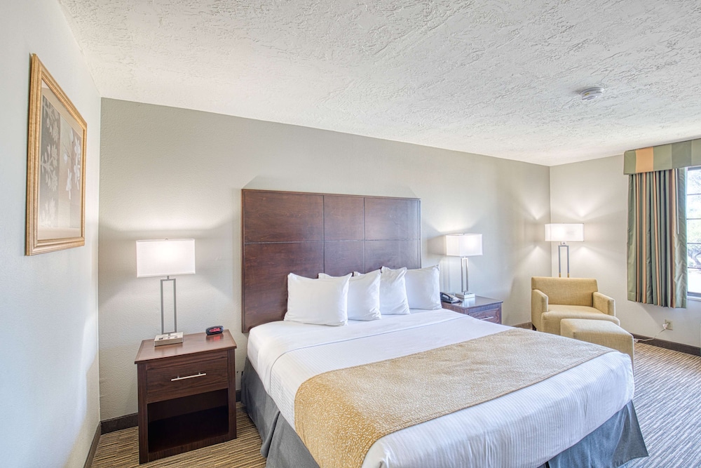 Best Western Green Valley Inn 14/40