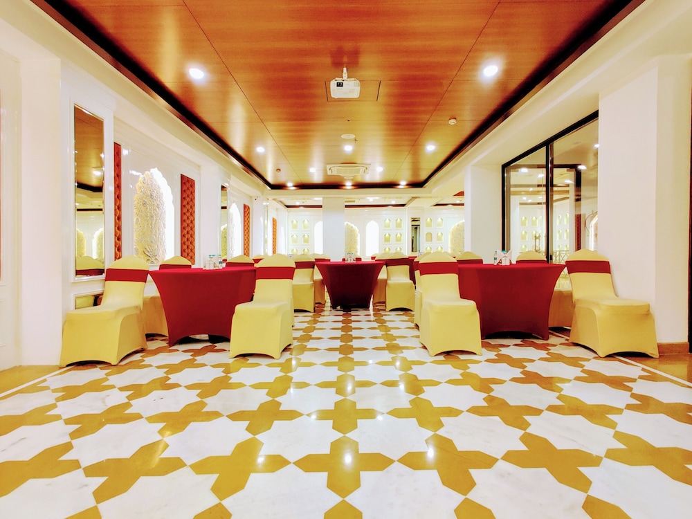 Laxmi Palace Heritage Boutique Hotel 57/65