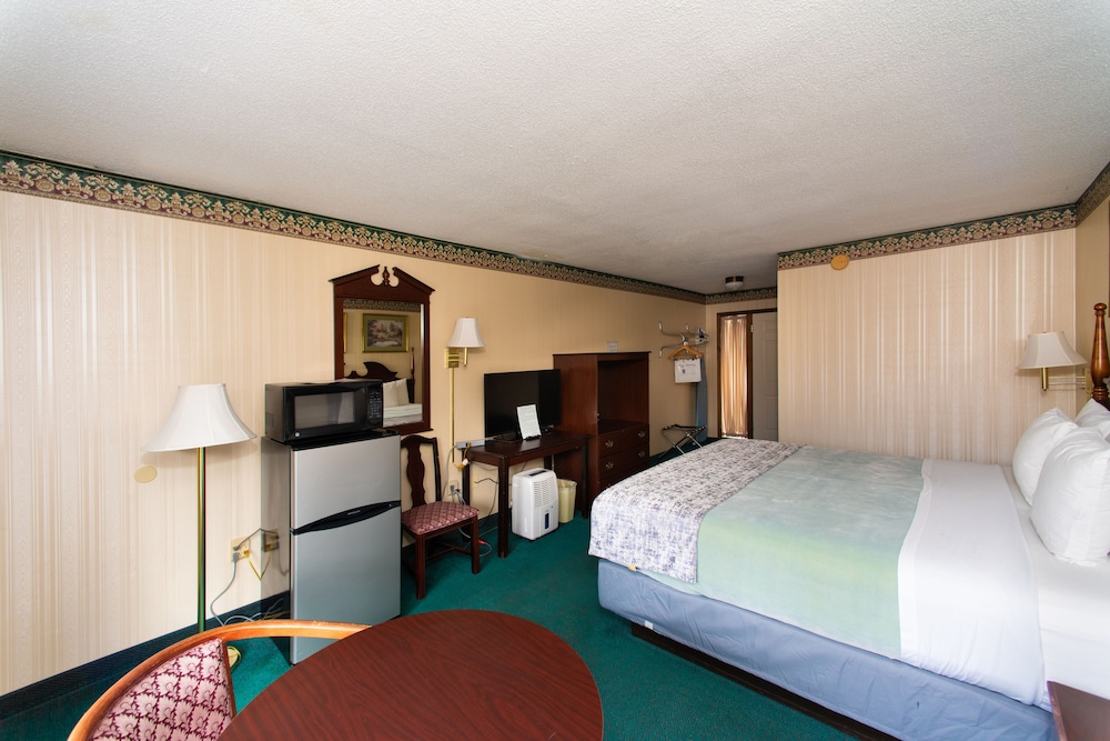 Ozarka Lodge Eureka Springs 14/28